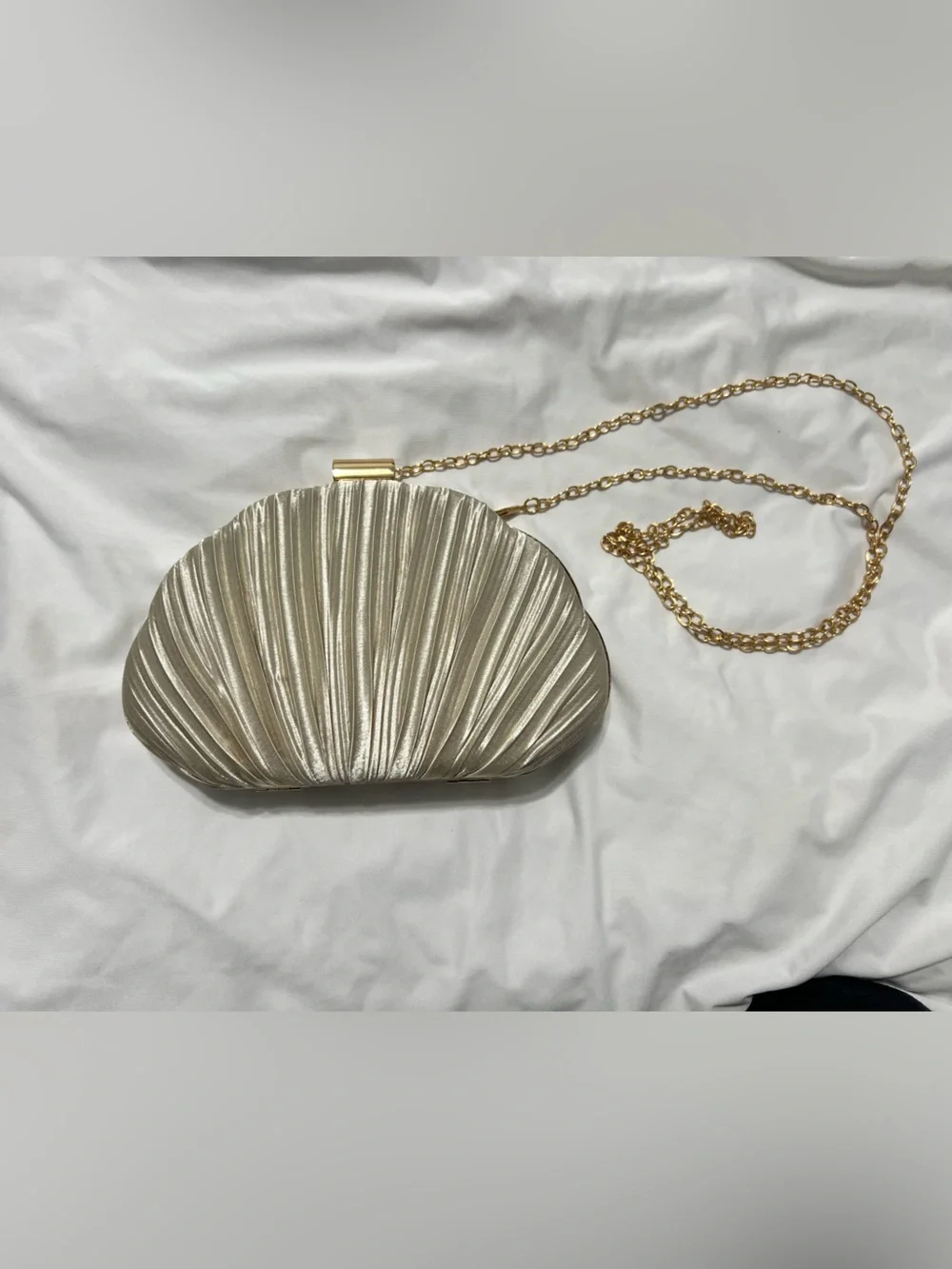 Elegant Metallic Shell Clutch Bag - Champagne